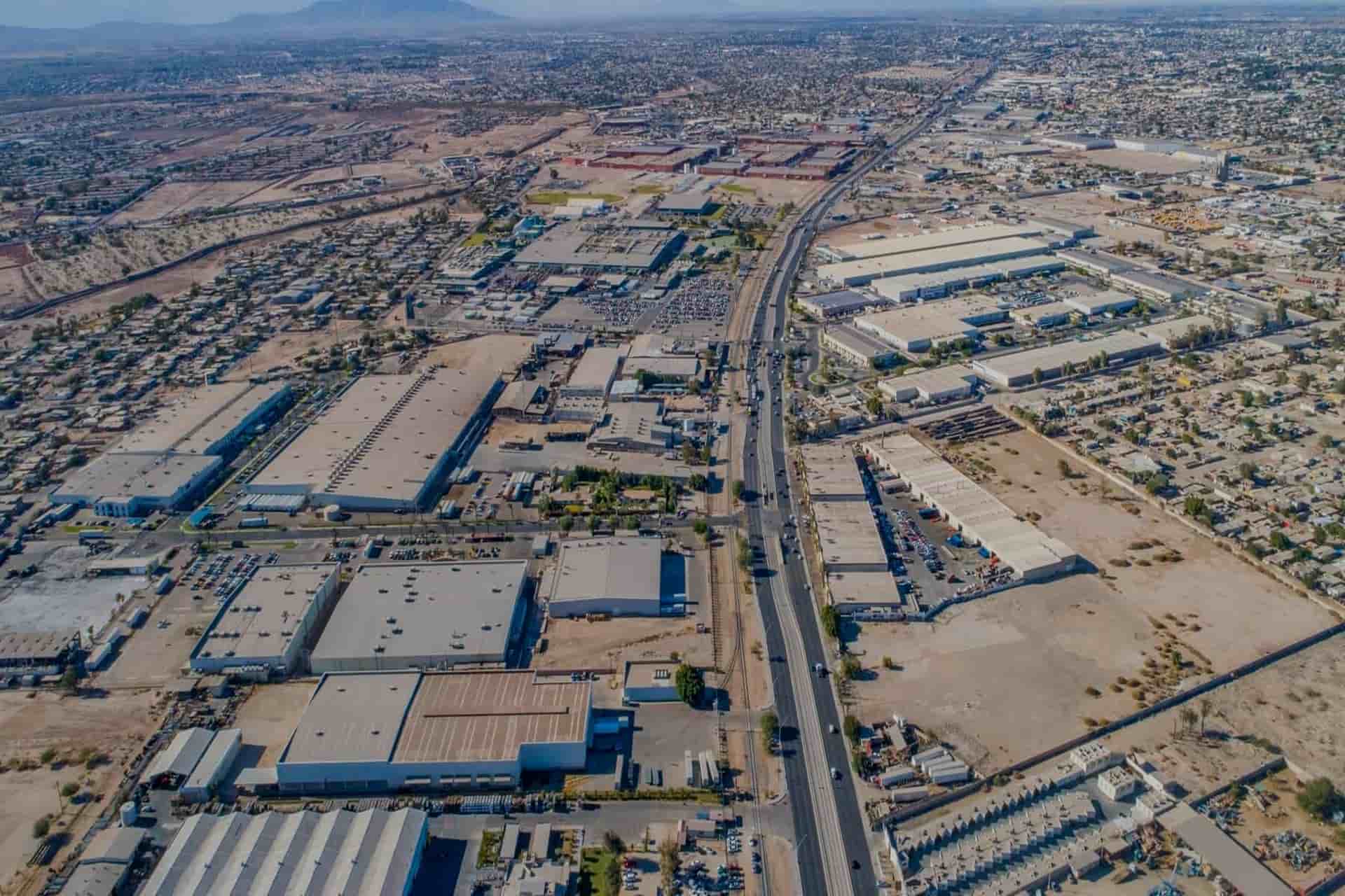 Vista aérea de parque industrial en Mexicali, Baja California - zona de cobertura crtech para soporte IT en 2 horas